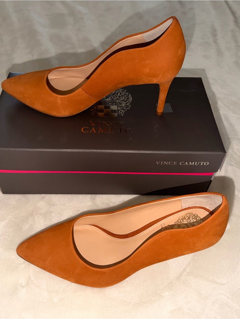 Vince Camuto Jaynita Suede Pointed Toe Pumps Autumn Cognac Heels Size 6 - Picture 6 of 11